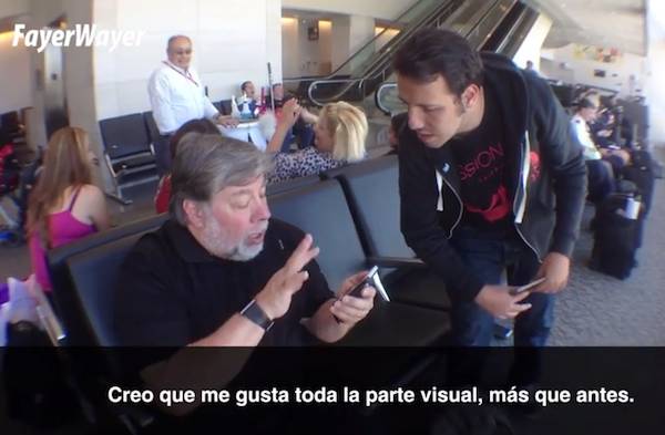 Wozniak habla sobre iOS 7 en la sala de espera de un Aeropuerto