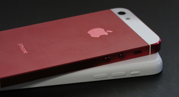 iPhone 5S: prueba de resistencia de la carcasa dorada en vídeo y fotos en rojo